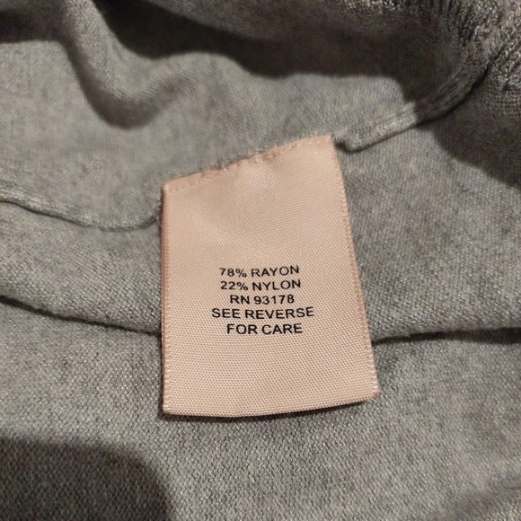 Philosophy Gray Cropped Top Long Sleeves Size L w/ BELLE Beaded Word - Picture 3 of 14